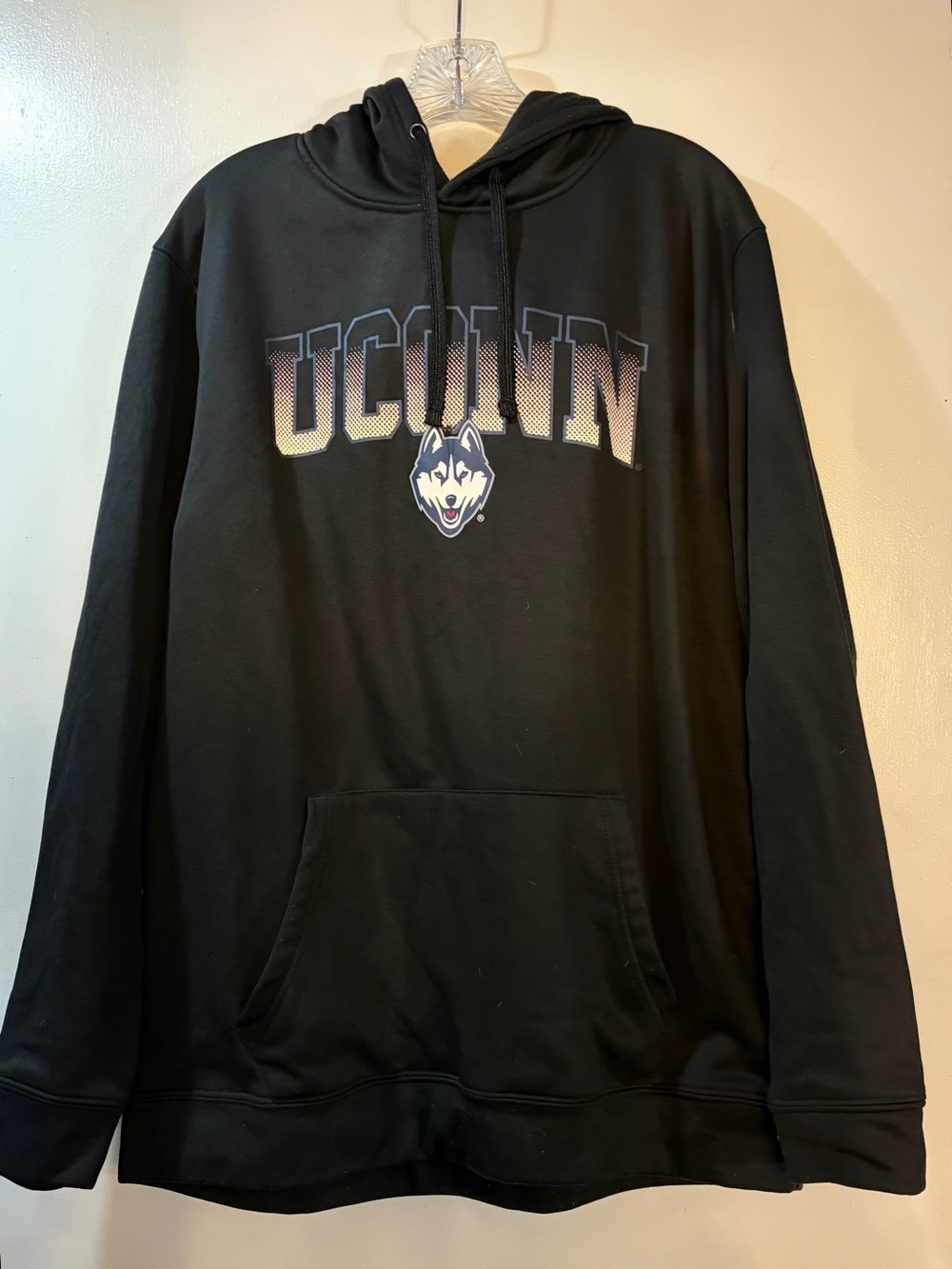 UConn Huskies Athletic Black Hoodie Colosseum Men’s Sz XL